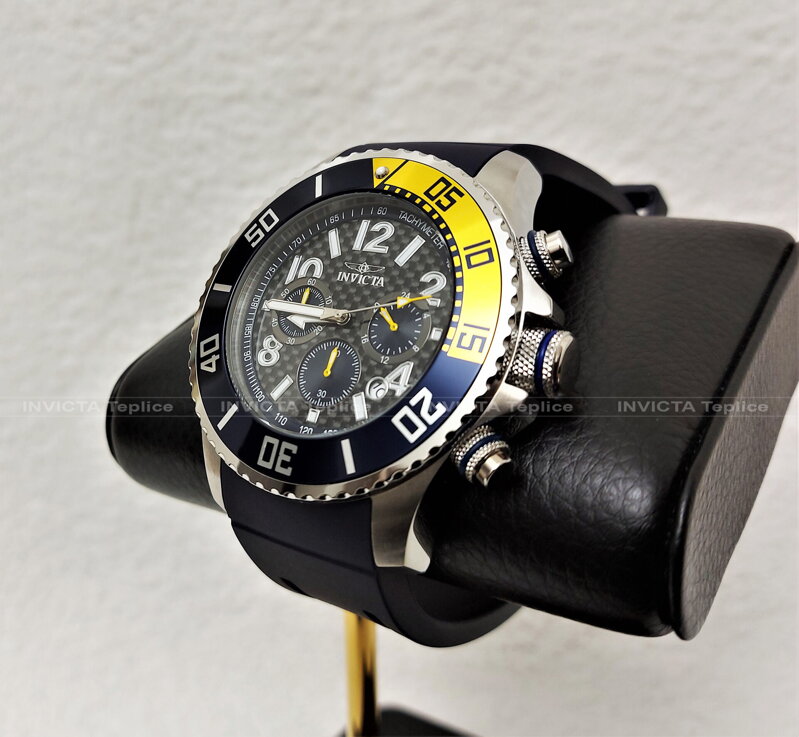 Invicta 13728 top